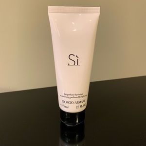 GIORGIO ARMANI “Si” Perfumed Body Lotion (NWOT)